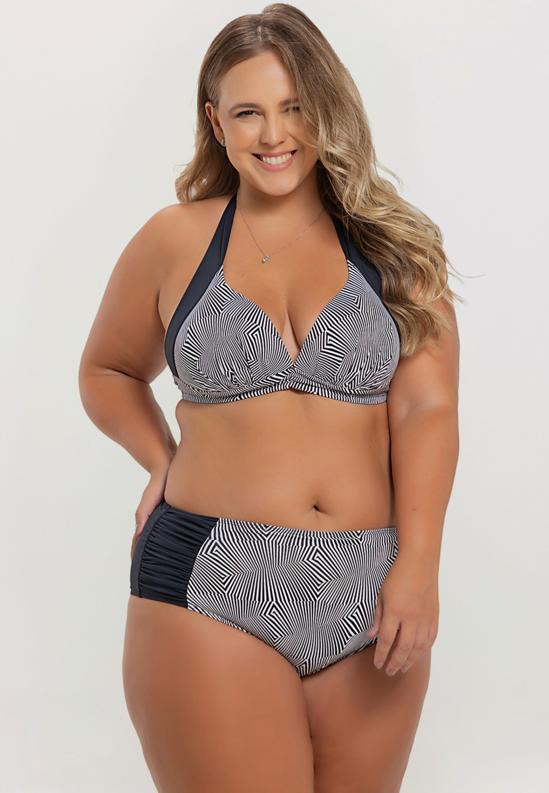 Biquíni Plus Size Com Bojo E Calcinha Drapeada Estampado Savana