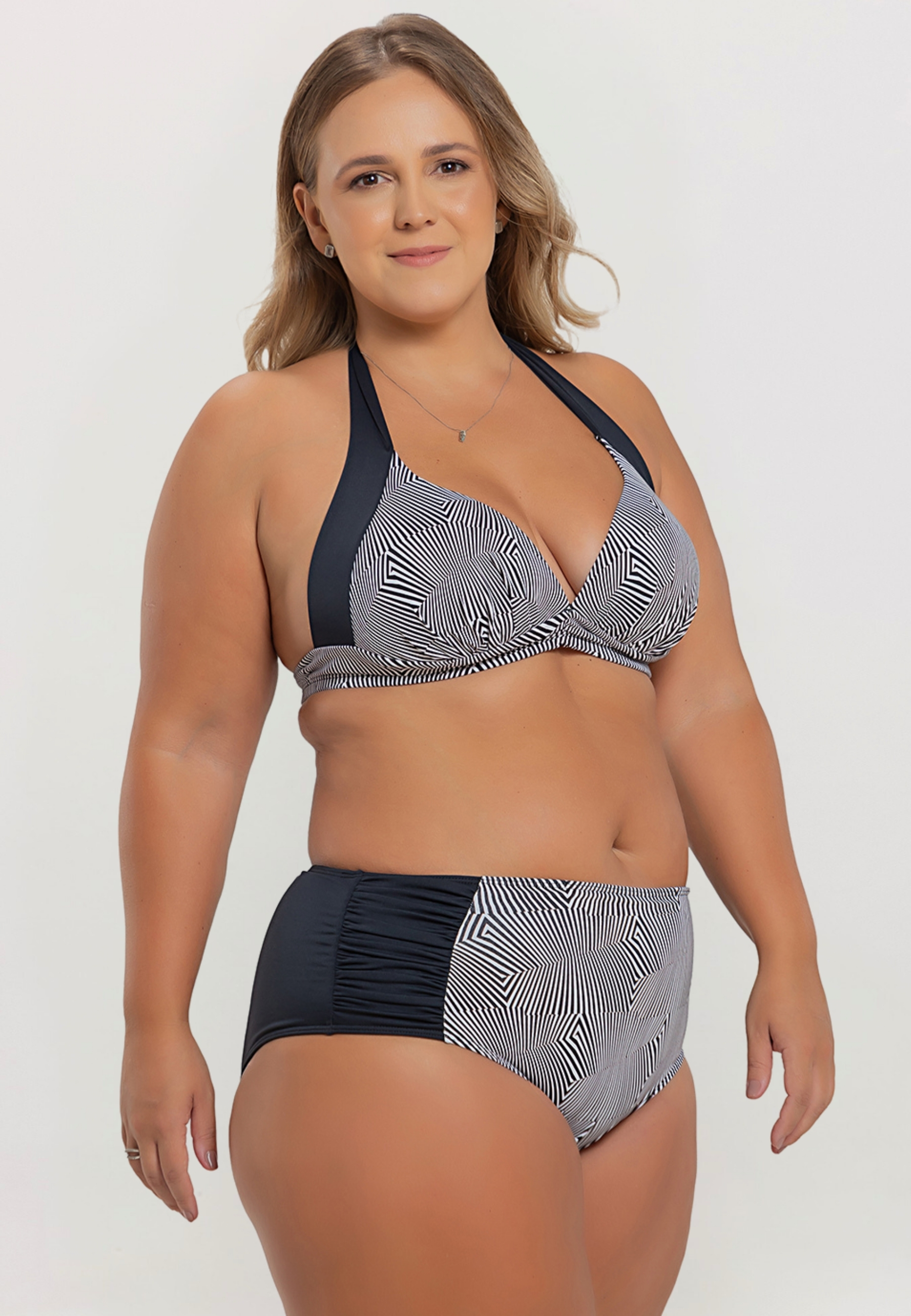 Biquíni Plus Size Com Bojo E Calcinha Drapeada Estampado Savana