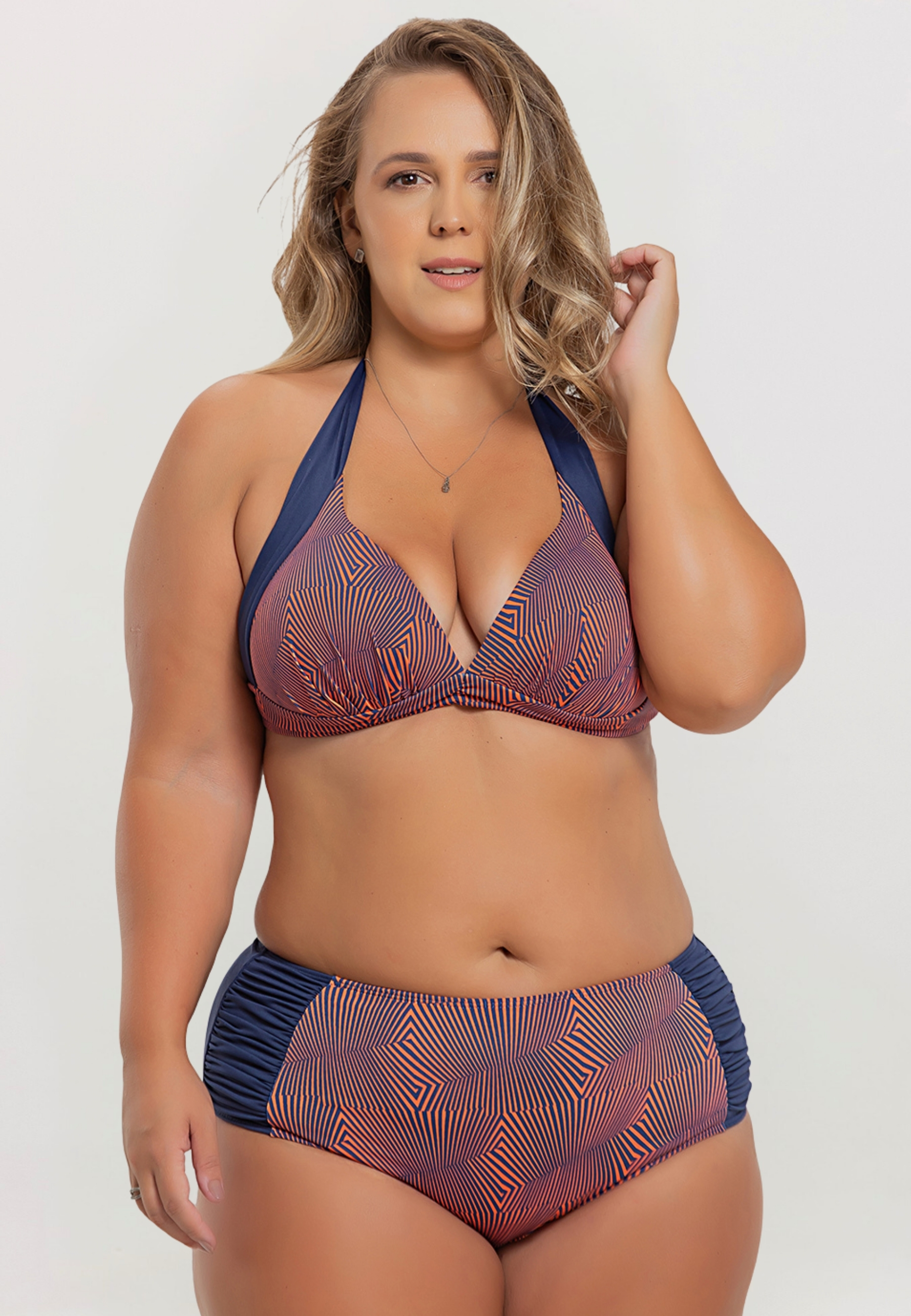 Biquíni Plus Size Com Bojo E Calcinha Drapeada Estampado Savana
