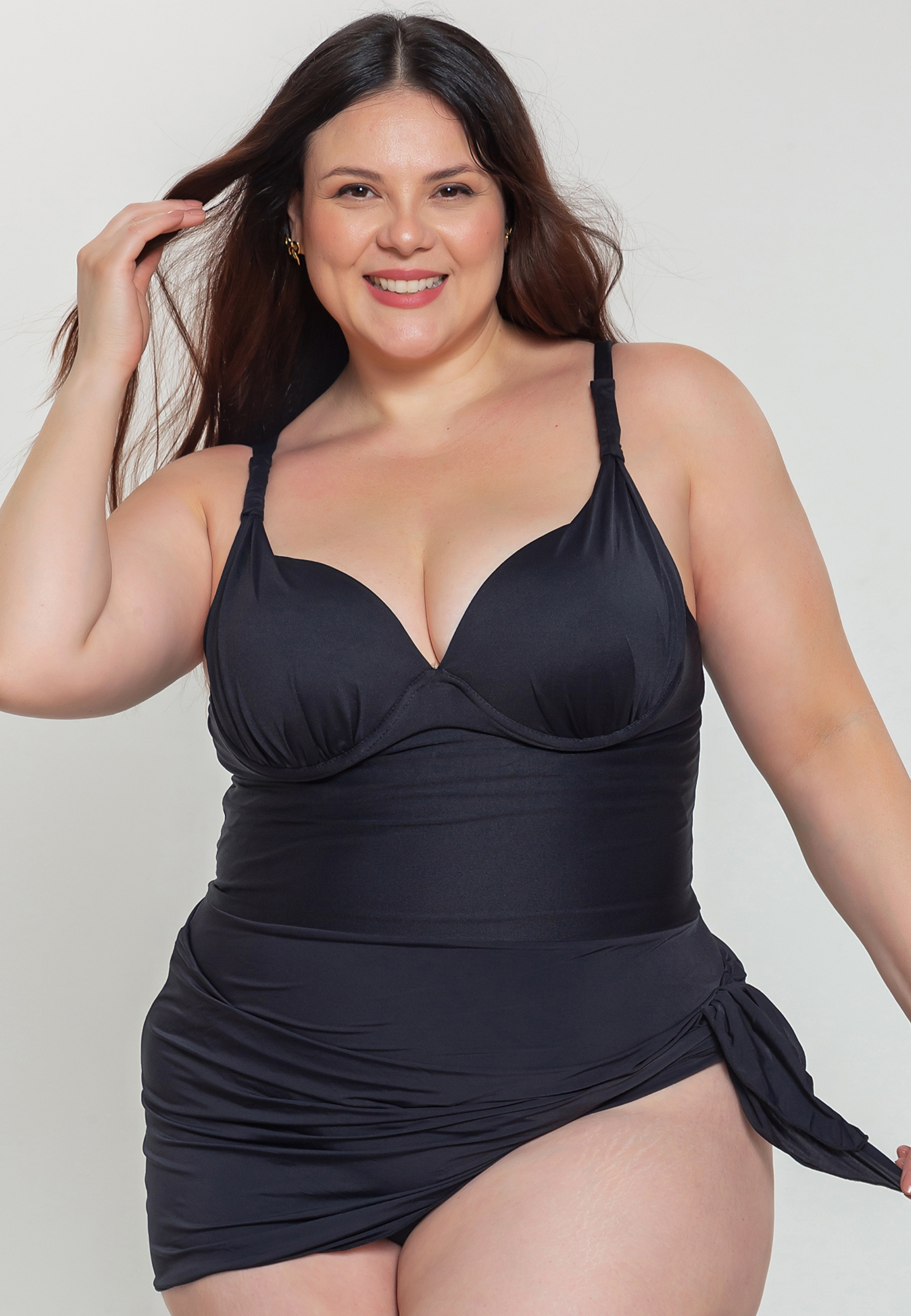 Maiô Plus Size com Saia Fixa e Bojo Meia-Taça com Aro Serena